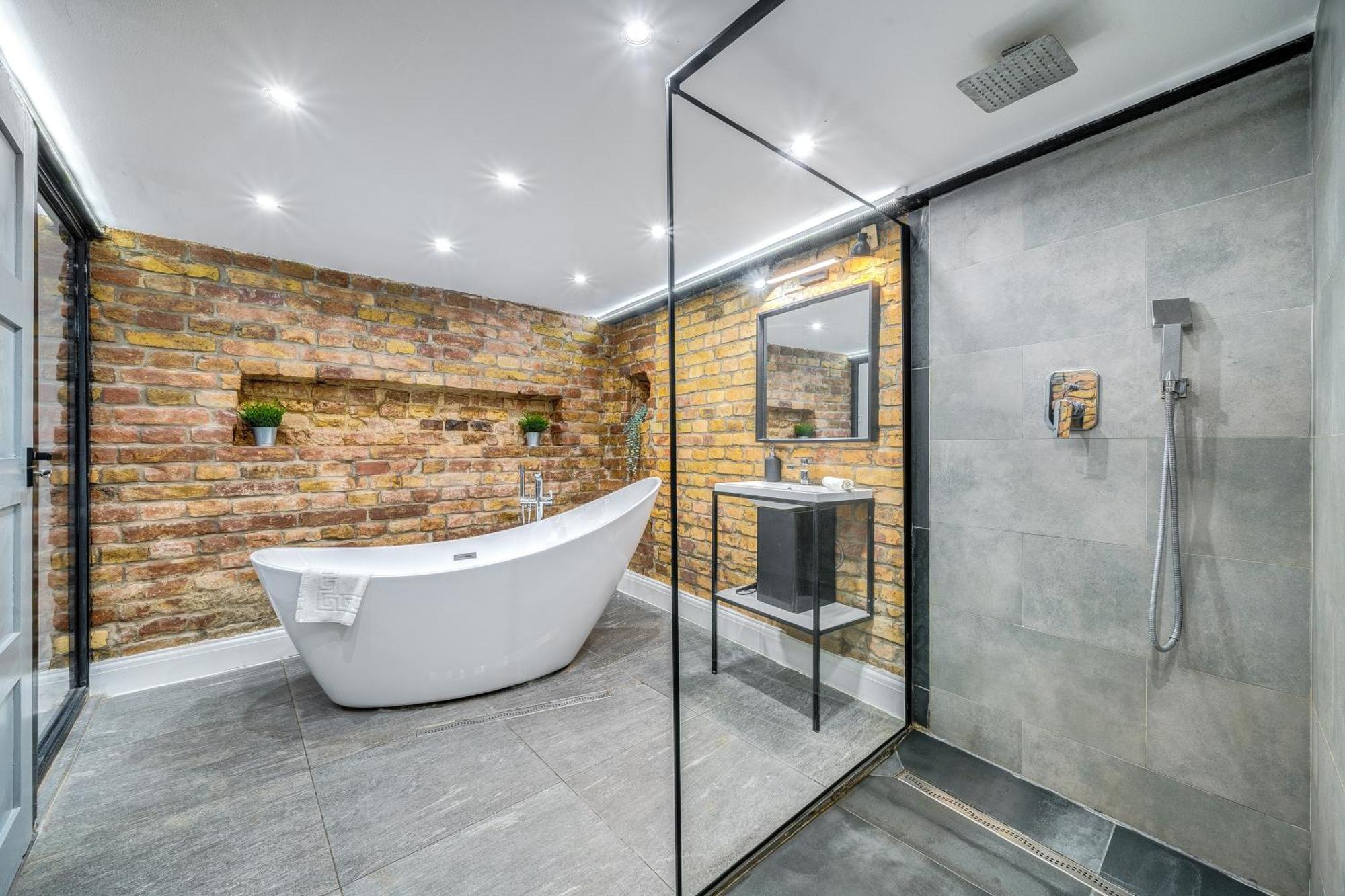 City Center Loft Haven: Modern Elegance Budapest Bagian luar foto