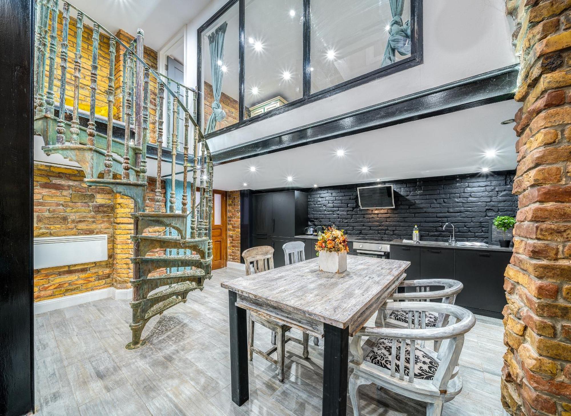 City Center Loft Haven: Modern Elegance Budapest Bagian luar foto