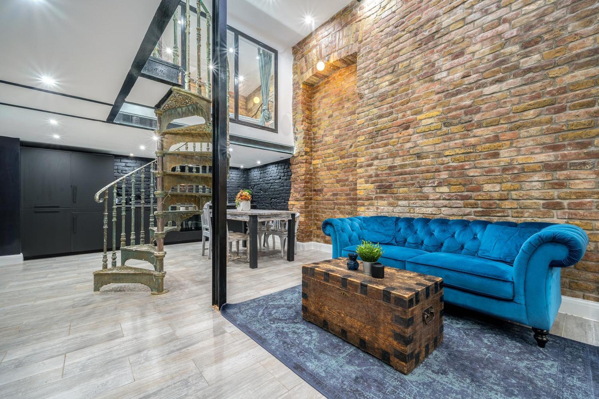 City Center Loft Haven: Modern Elegance Budapest Bagian luar foto
