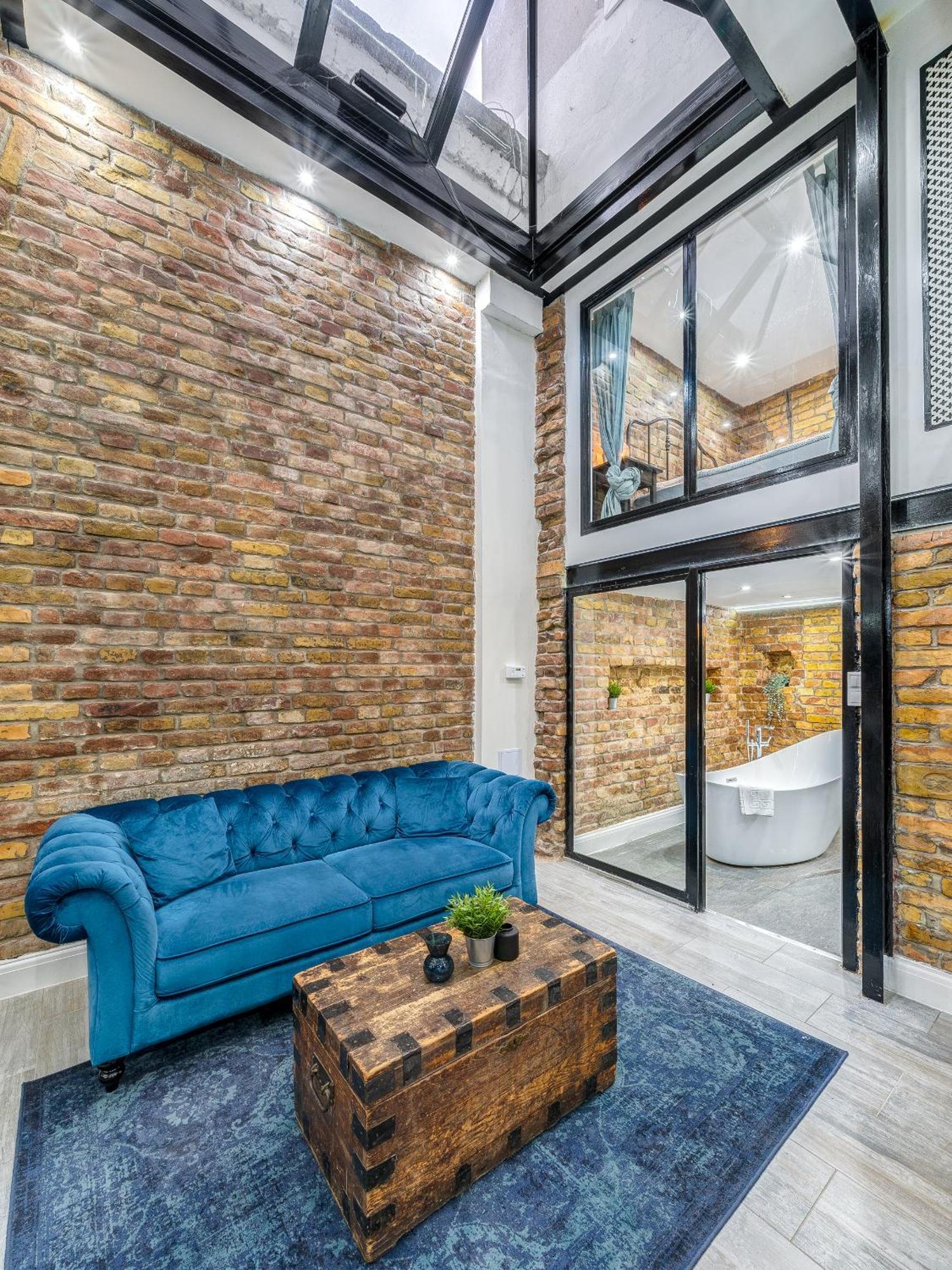 City Center Loft Haven: Modern Elegance Budapest Bagian luar foto