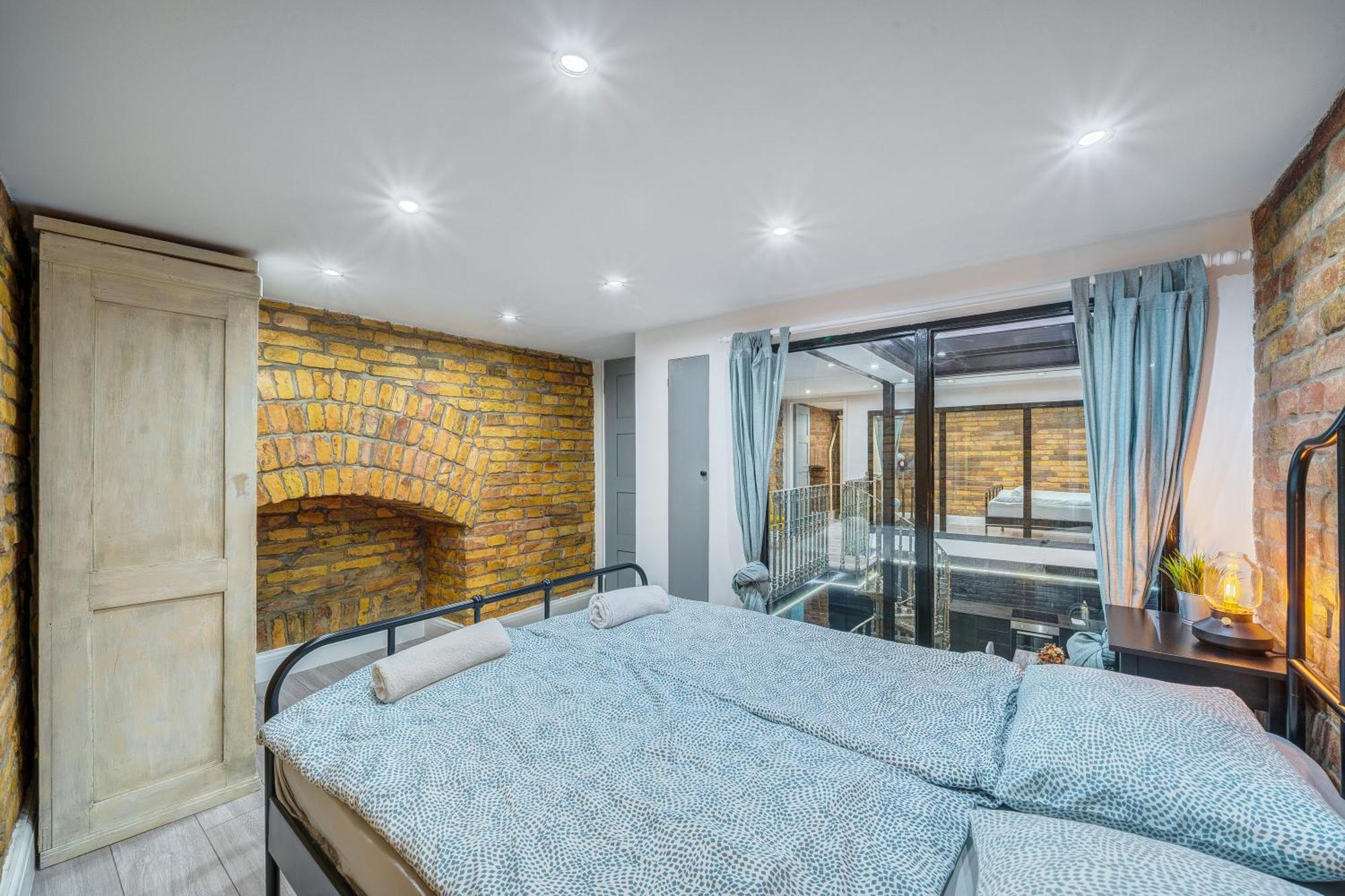 City Center Loft Haven: Modern Elegance Budapest Bagian luar foto