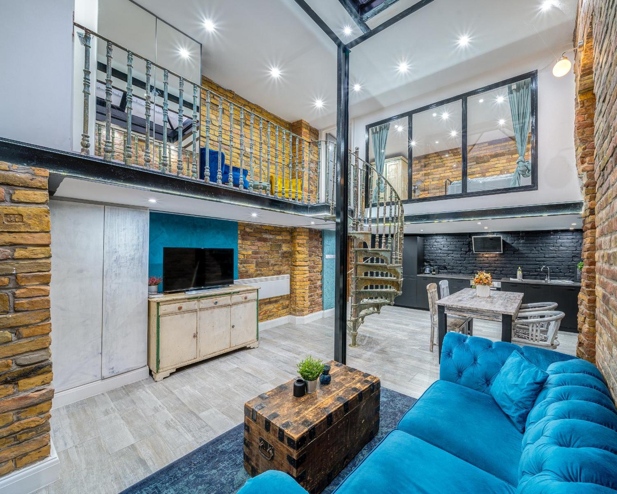 City Center Loft Haven: Modern Elegance Budapest Bagian luar foto